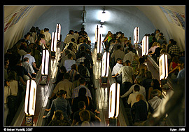 Kyjev - jezdící schody z metra
