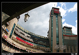 Kyjev - Aréna, velký zábavní prostor u Besarábského rynku