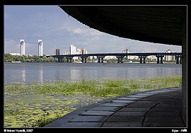 Kyjev - řeka Dněpr a most Patona