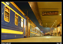 Kyjev - vlak nachystaný na odjezd do Lvova